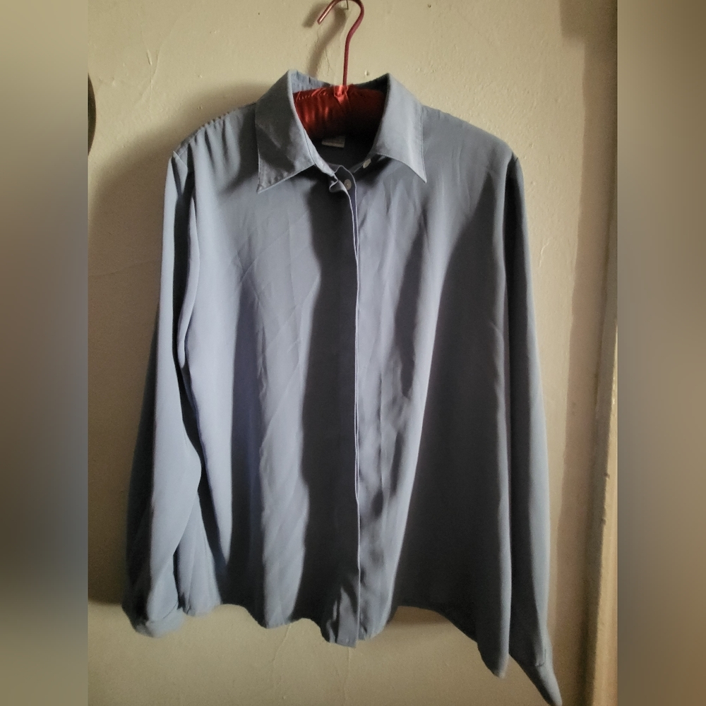 Vintage Talbots Hidden Button Up Shirt 100% Polyester